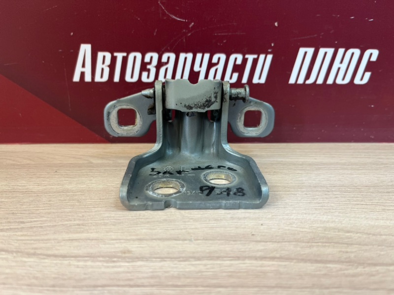 Петля     двери