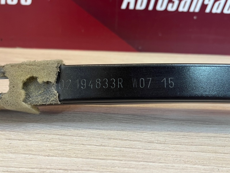 Направляющая стекла     двери