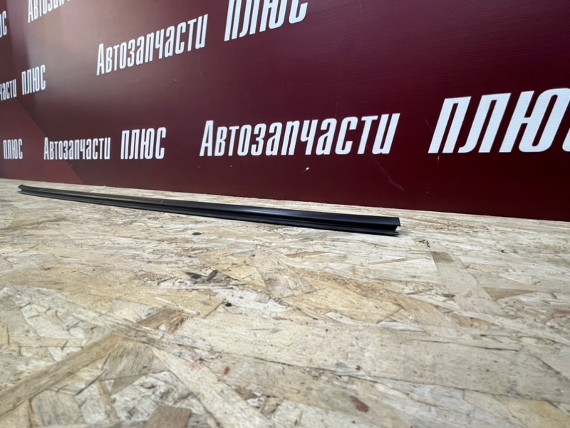 Уплотнитель стекла двери внешний