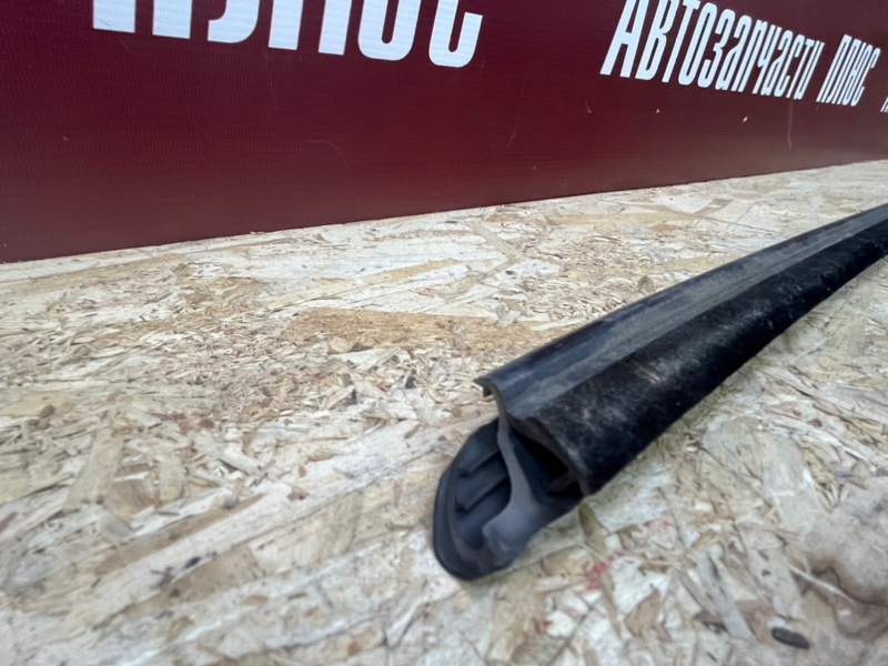 Уплотнитель стекла двери внешний