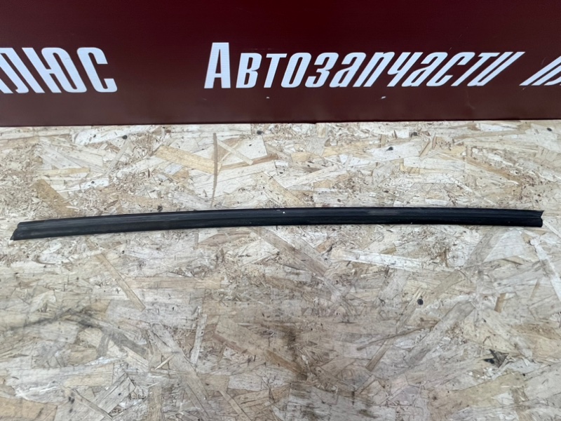 Уплотнитель стекла двери внешний