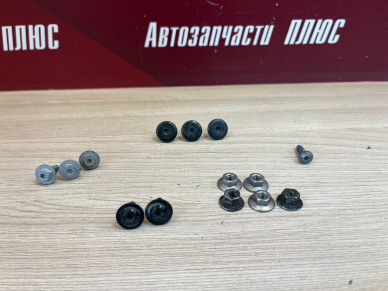 Крепеж двери