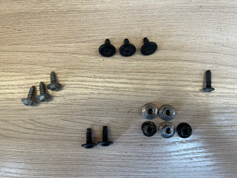 Крепеж двери