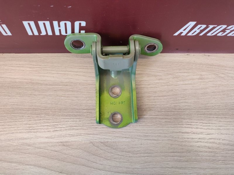 Петля двери