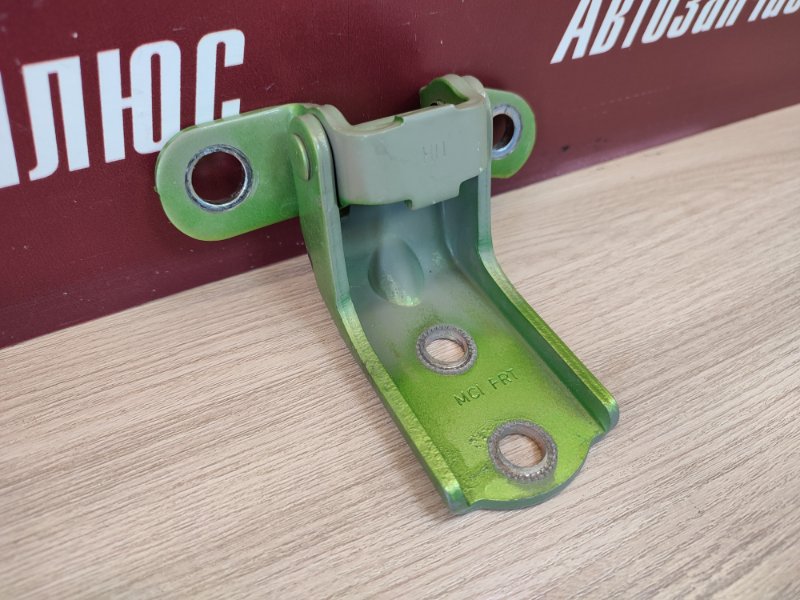 Петля двери