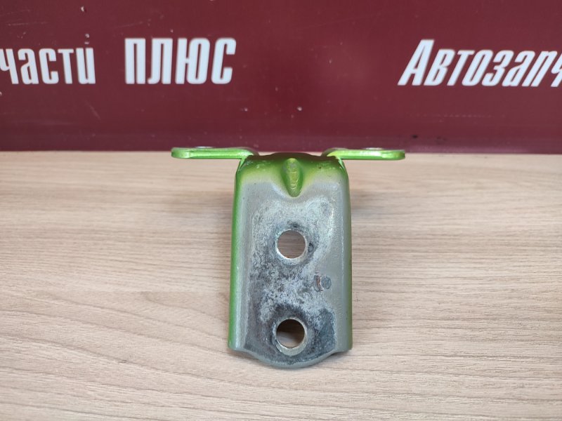 Петля двери