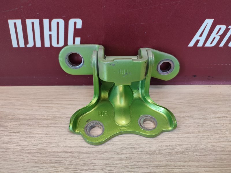 Петля двери