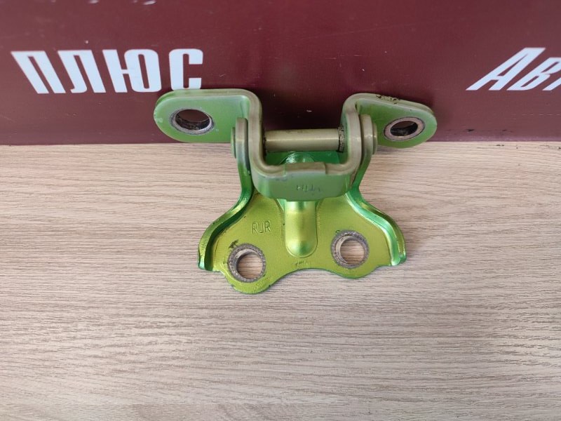 Петля двери