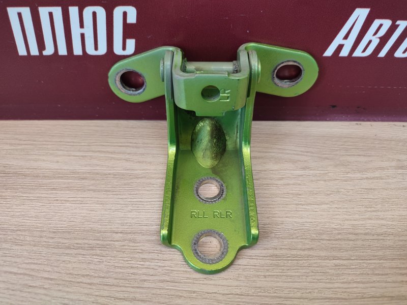 Петля двери