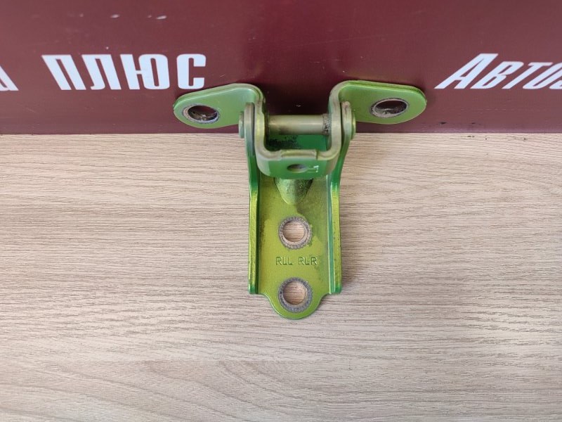 Петля двери