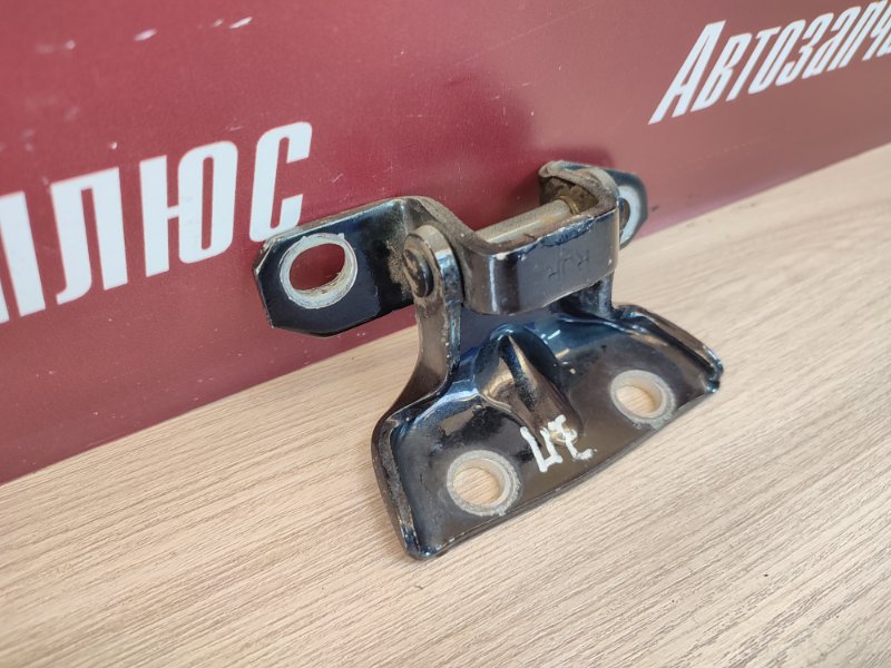 Петля двери