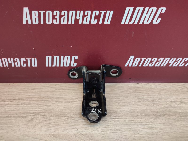 Петля двери