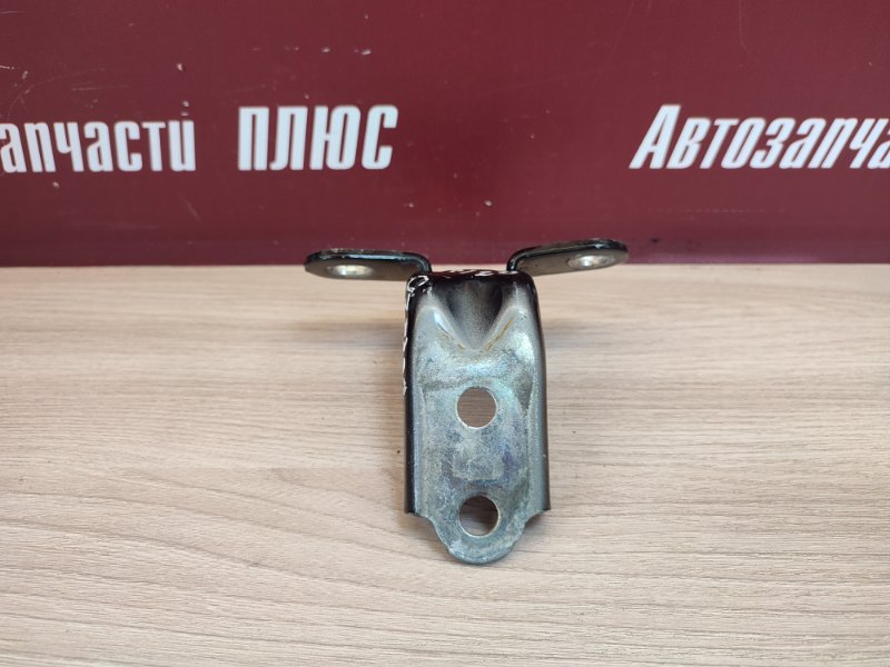 Петля двери