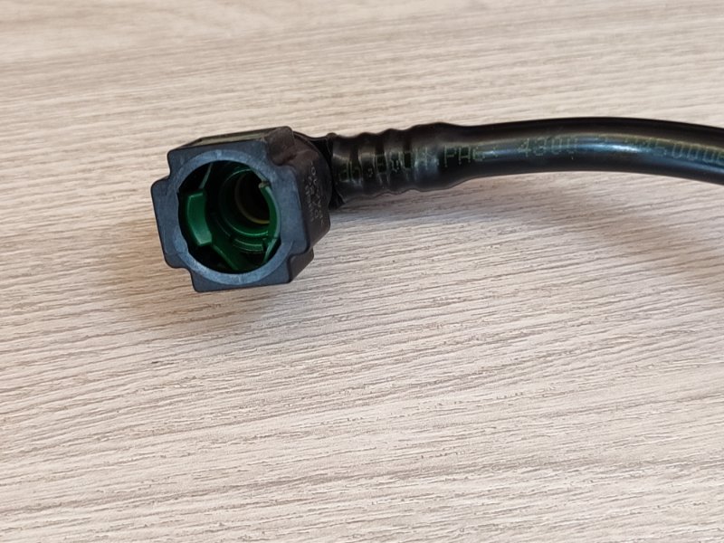 Трубка топливная