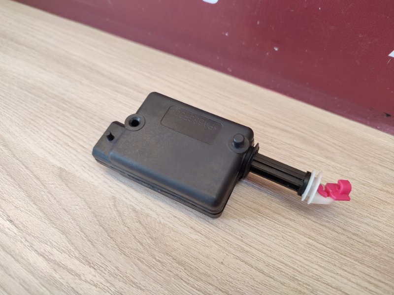 Привод замка багажника