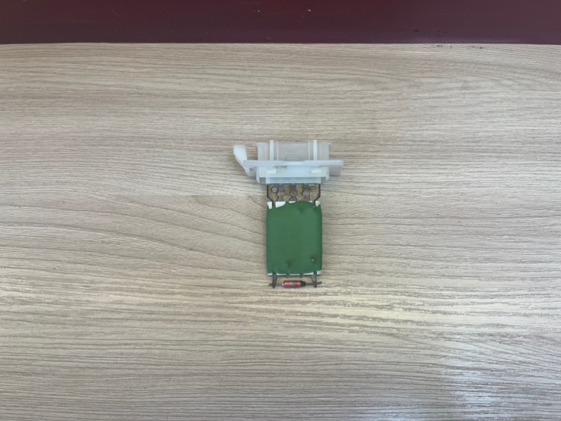 Резистор отопителя