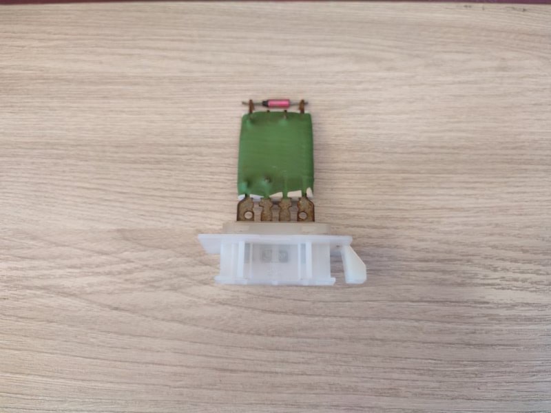 Резистор отопителя