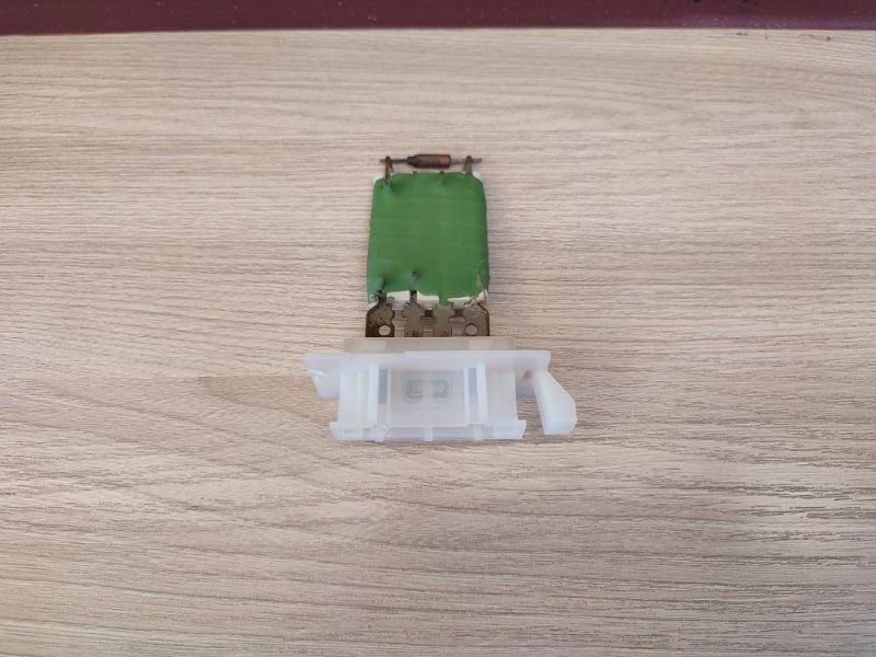 Резистор отопителя