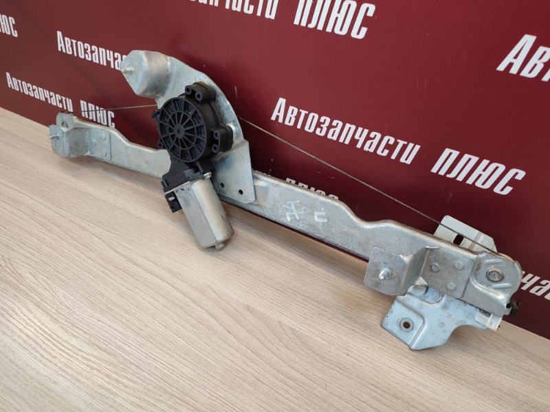 Стеклоподъемник    двери