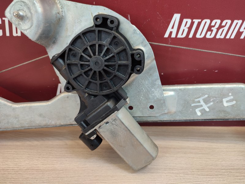 Стеклоподъемник    двери