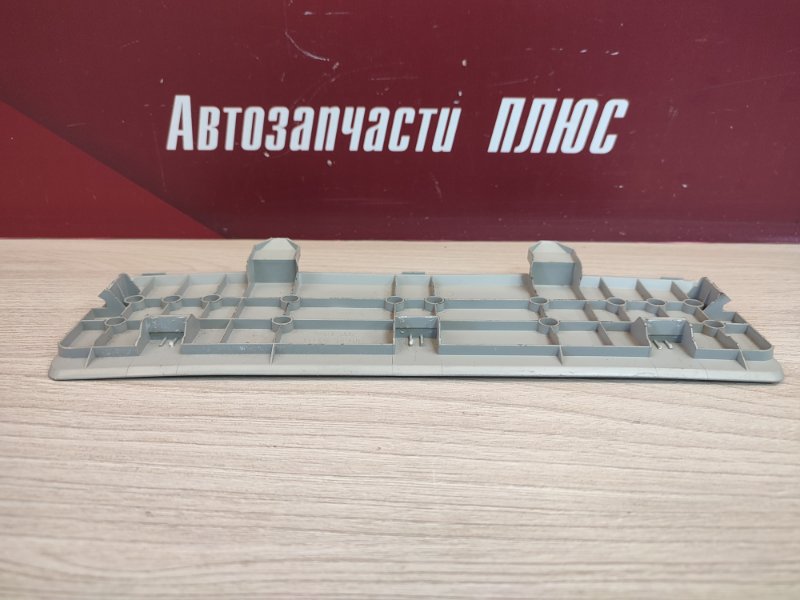 Обшивка двери багажника