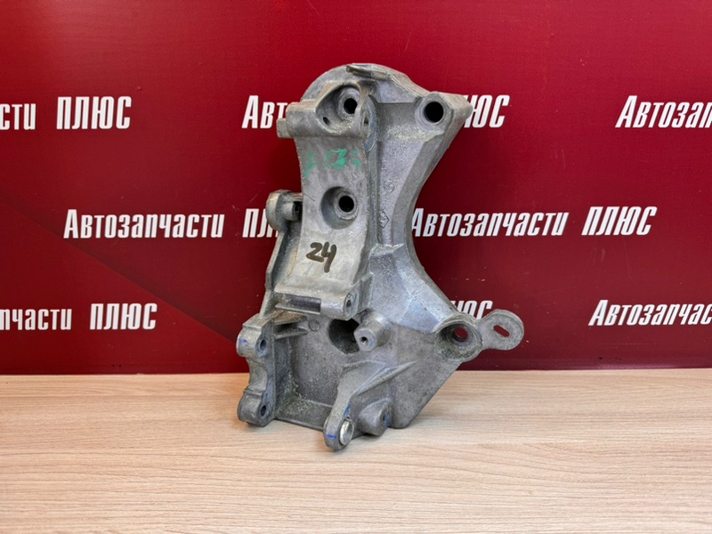 Кронштейн генератора