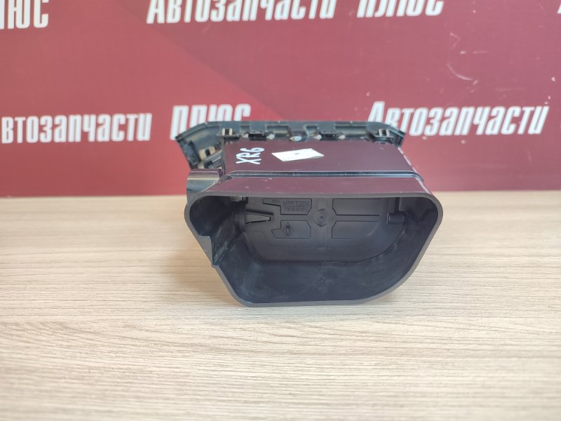 Воздушный дефлектор салона