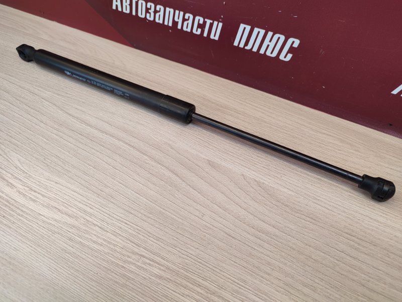 Амортизатор багажника
