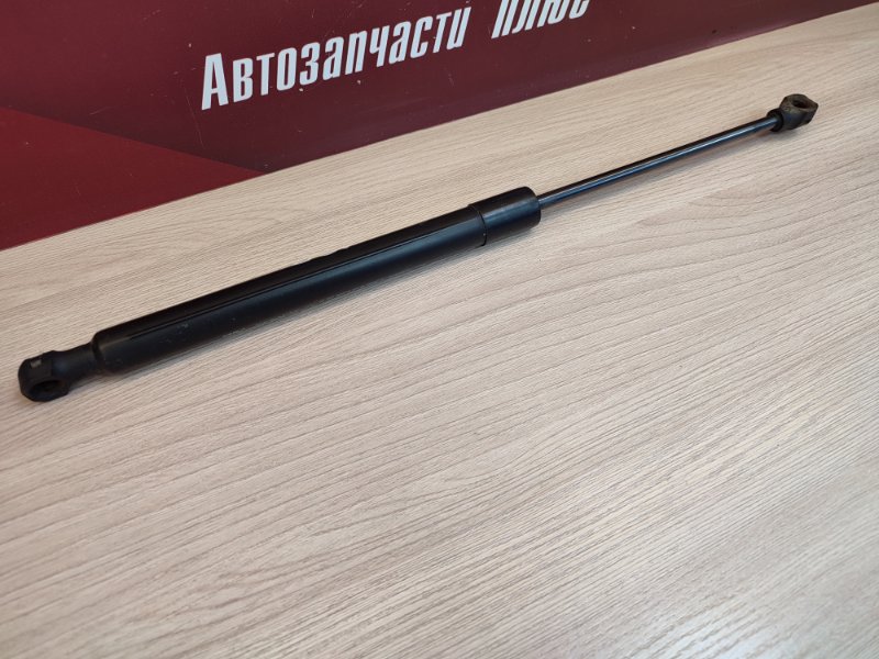 Амортизатор багажника
