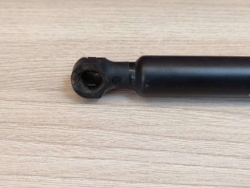 Амортизатор багажника