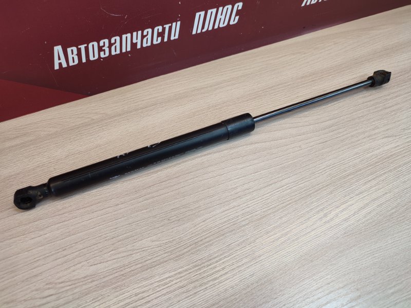 Амортизатор багажника