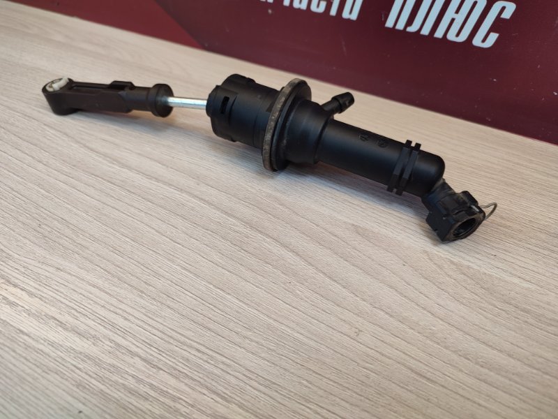 Главный цилиндр сцепления