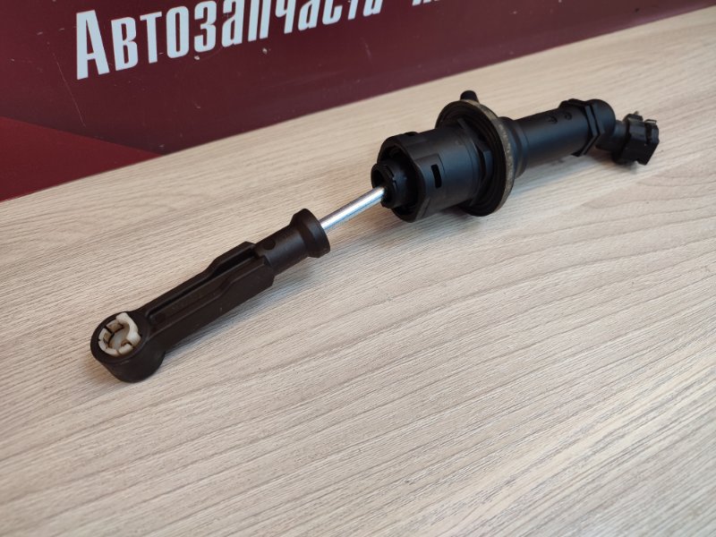 Главный цилиндр сцепления