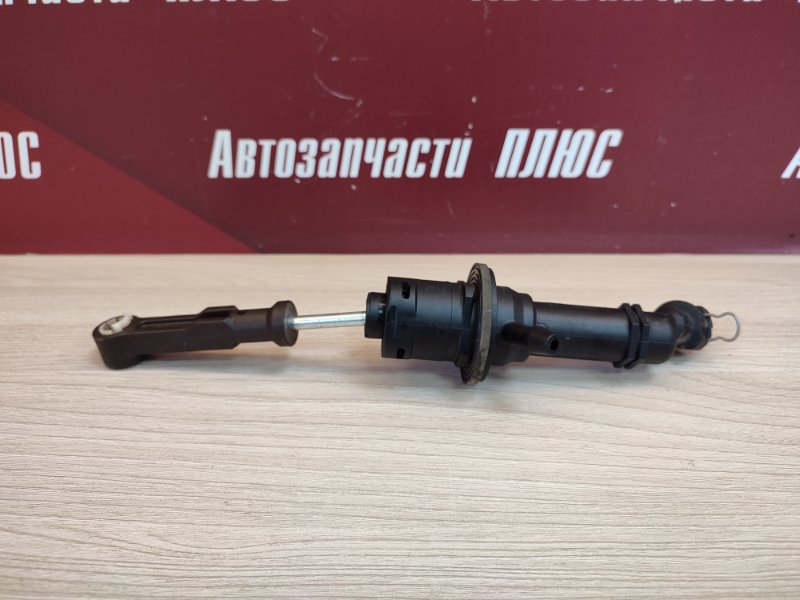 Главный цилиндр сцепления