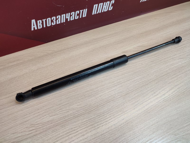 Амортизатор багажника