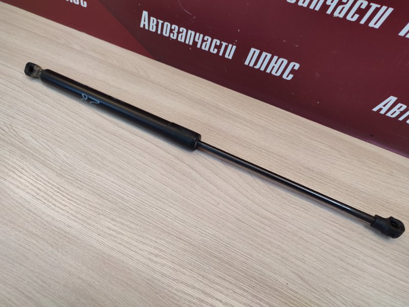 Амортизатор багажника