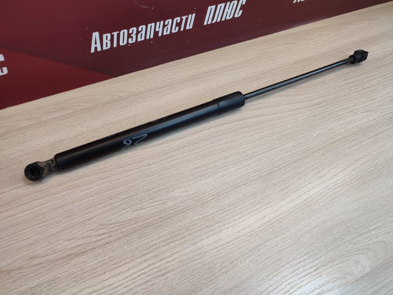 Амортизатор багажника