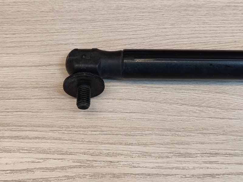 Амортизатор багажника