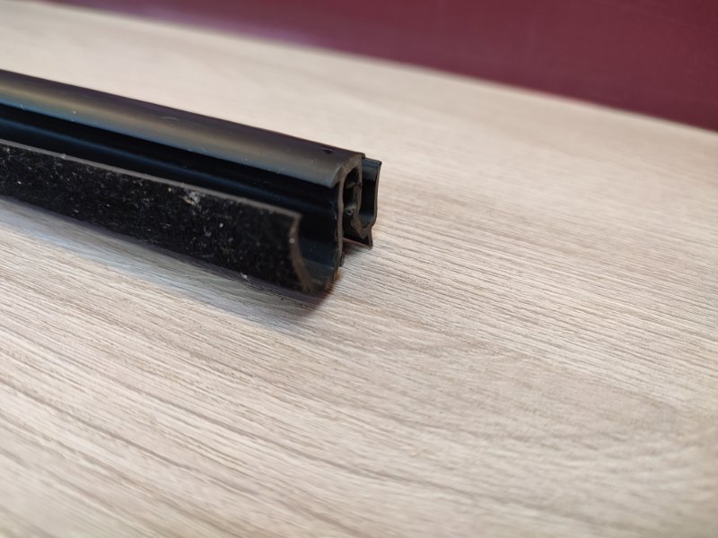 Уплотнитель стекла двери внутренний