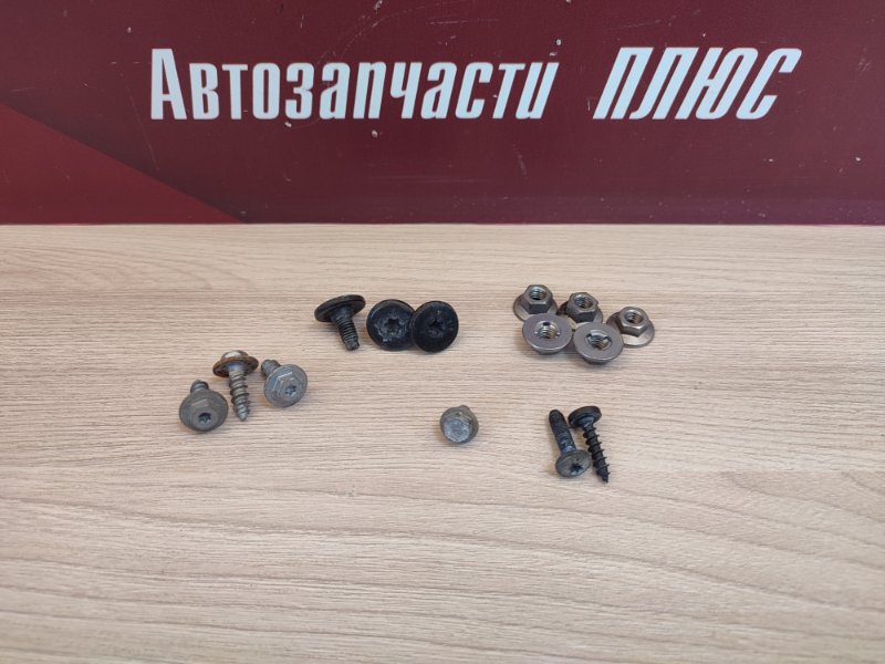 Крепеж двери