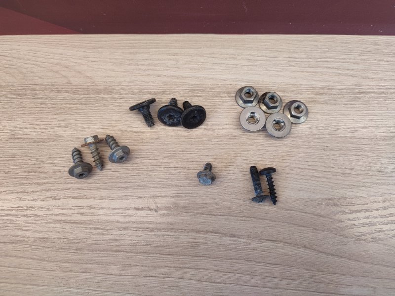 Крепеж двери