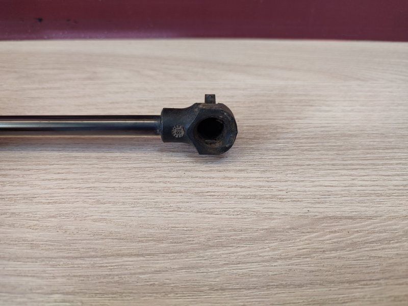 Амортизатор капота