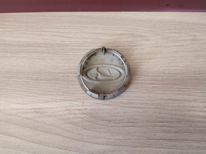 Колпак колеса центральный