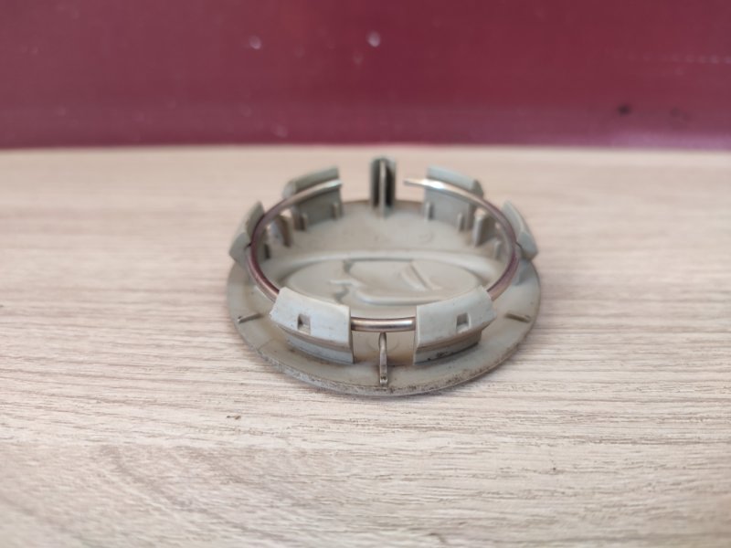 Колпак колеса центральный