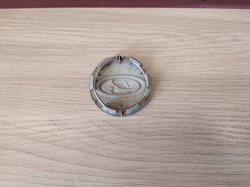 Колпак колеса центральный