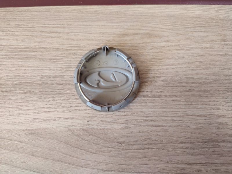 Колпак колеса центральный