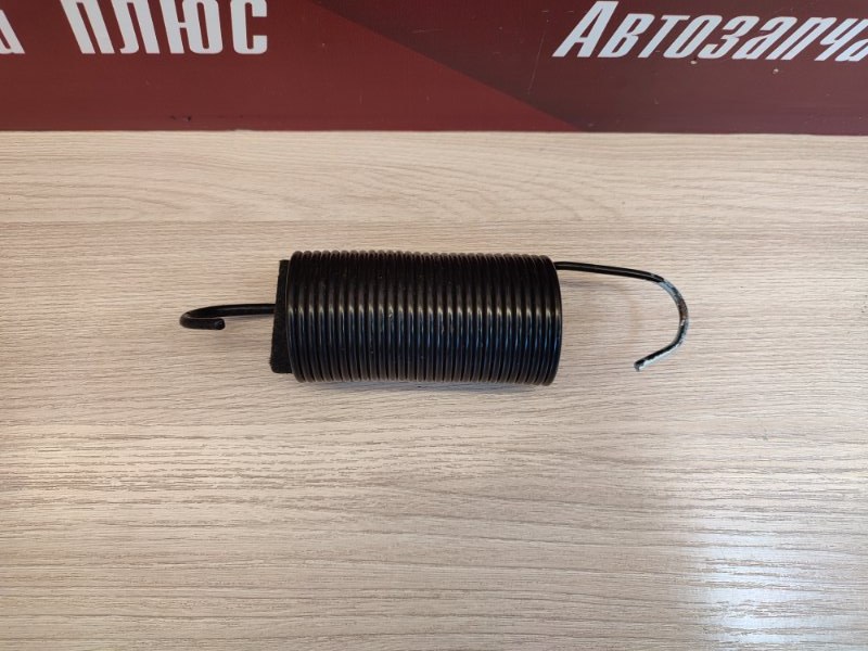 Пружина крышки багажника