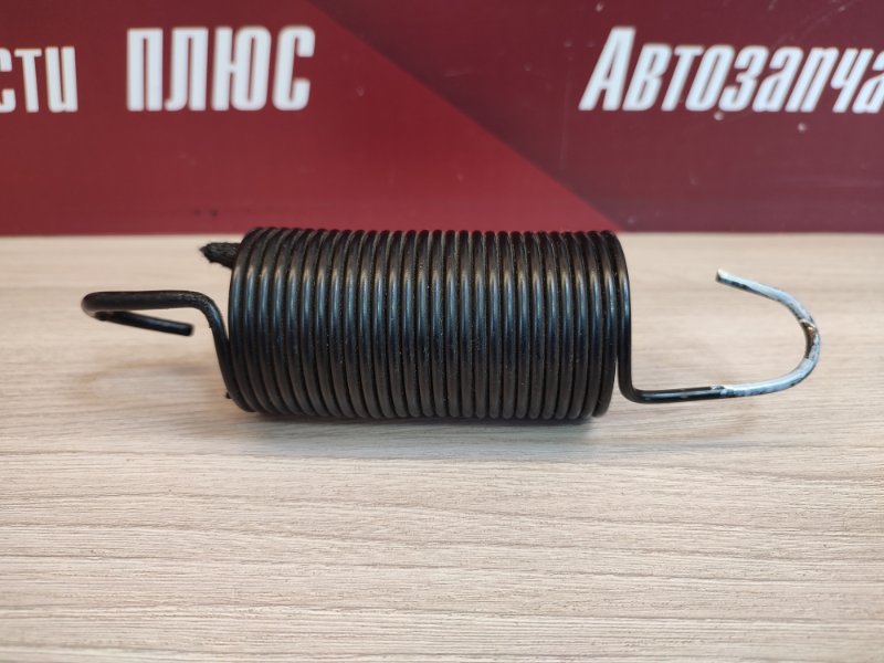 Пружина крышки багажника