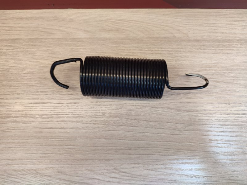 Пружина крышки багажника