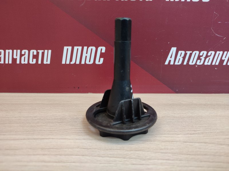 Крепление запасного колеса